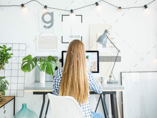 demo-attachment-128-person-with-long-curly-hair-PZ99QM2